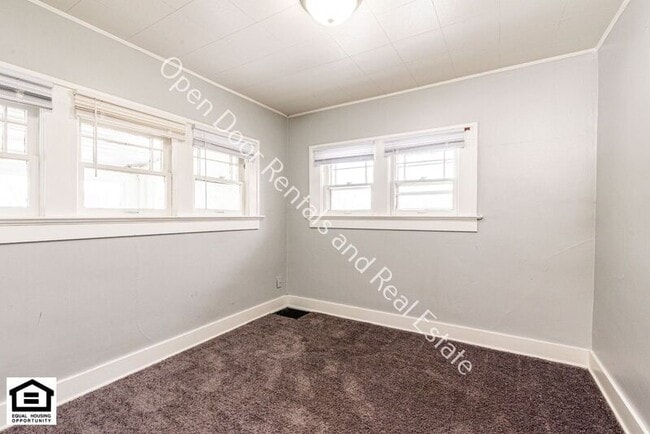 Building Photo - 2005 Bayer Ave