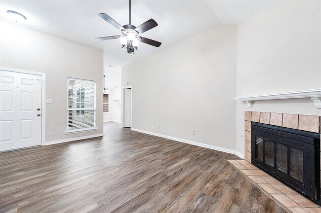 Building Photo - 103 Avocado St