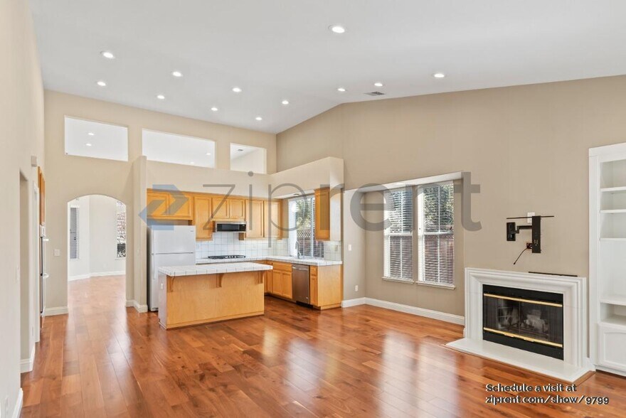 Building Photo - 1468 Bergerac Dr