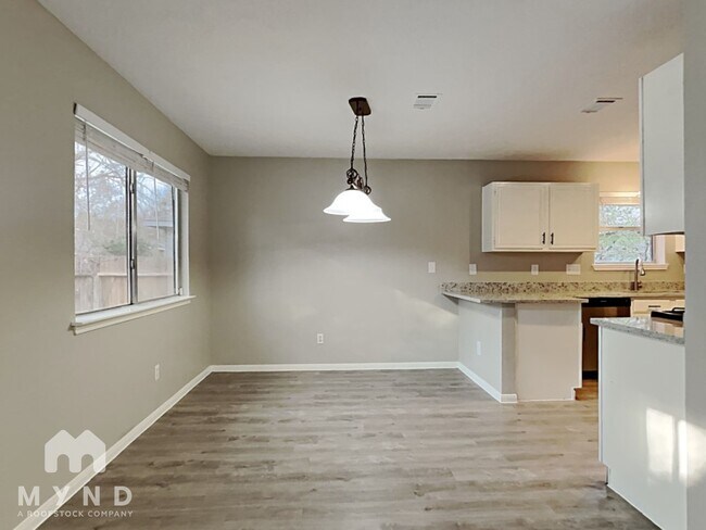 Building Photo - 19931 Bambiwoods Dr