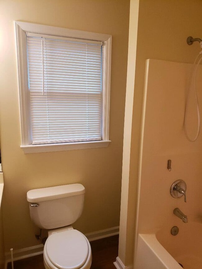 Building Photo - 4815 Leinbach Dr