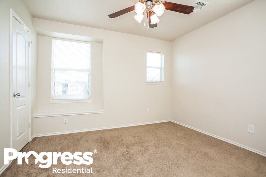 Building Photo - 2730 Skyview Grove Ct