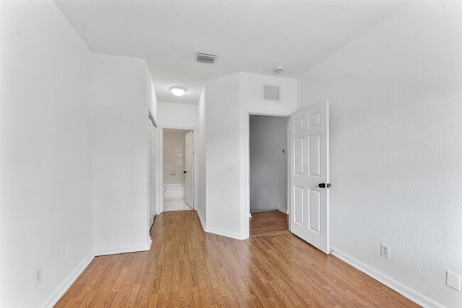 Building Photo - 1407 S Santa Catalina Cir