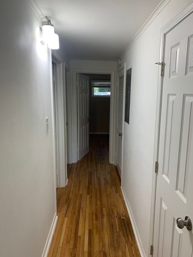 Building Photo - 17 Willow Dr
