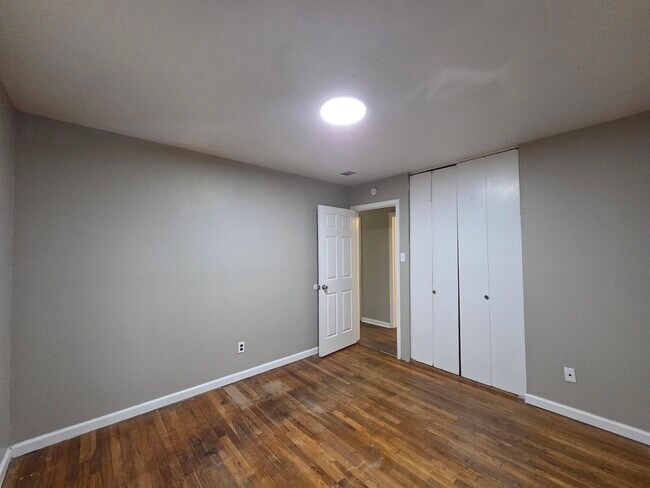 Building Photo - 4535 Beacon Hls Dr