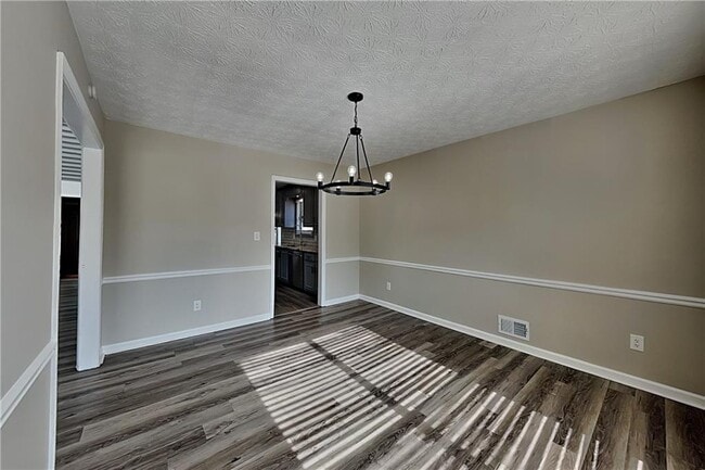 Building Photo - 1318 Shiloh Trail E Northwest