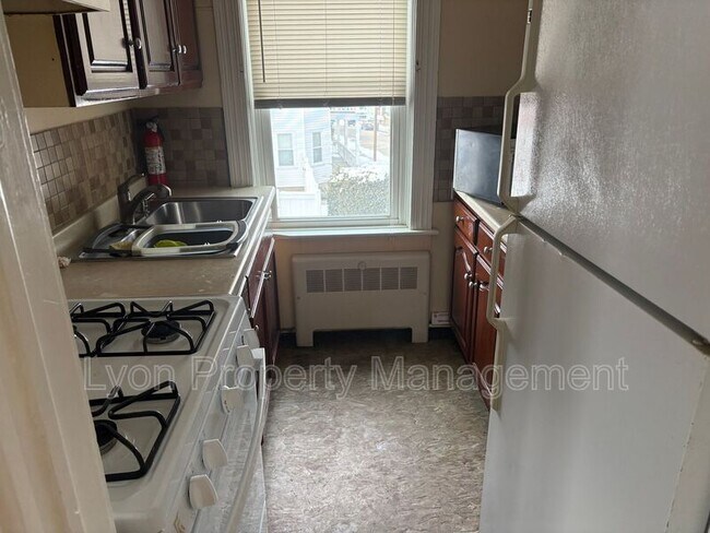 Building Photo - 1134 Social St