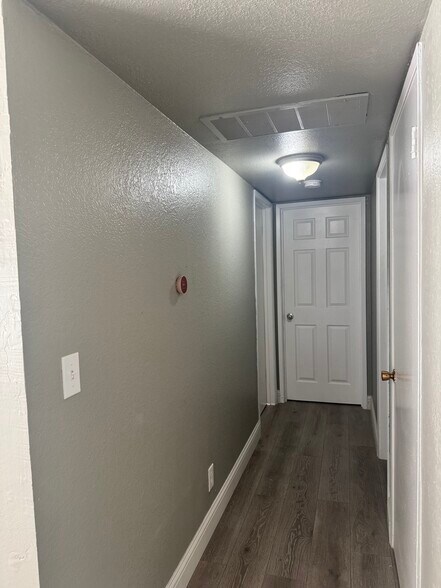 Building Photo - 6724 Plymouth Rd