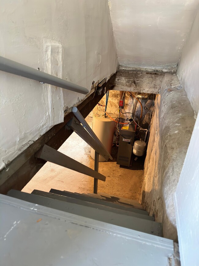 Building Photo - 1422 S Patton St