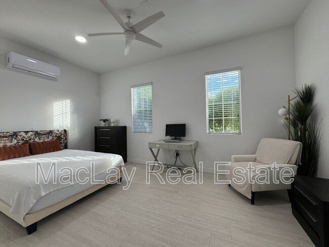 Building Photo - 2996 E Birdsong Ave