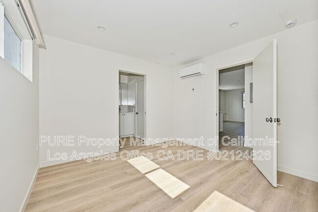 Building Photo - 1536 W 205th St