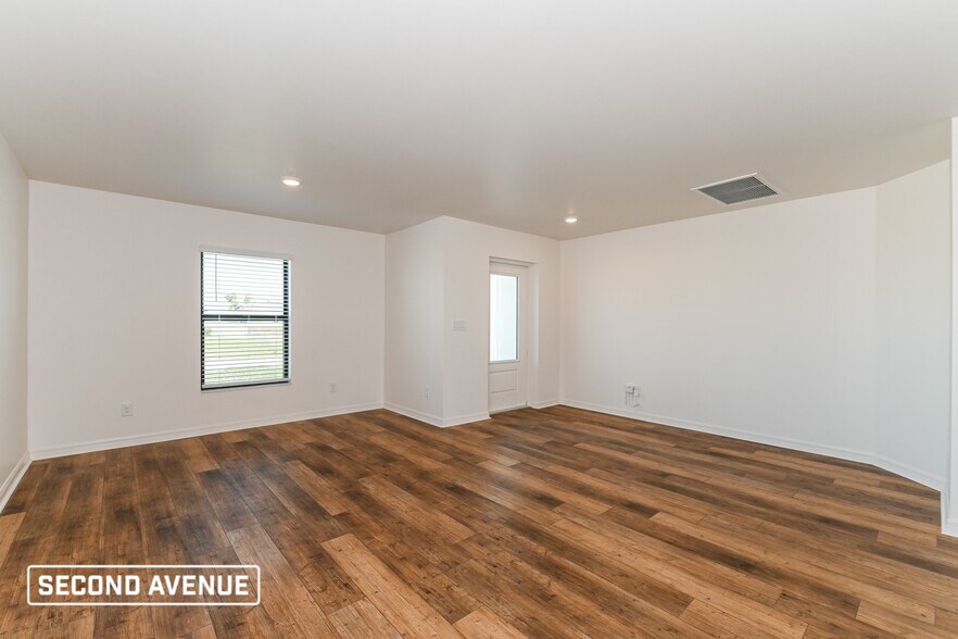 Building Photo - 2044 NE 18th Terrace