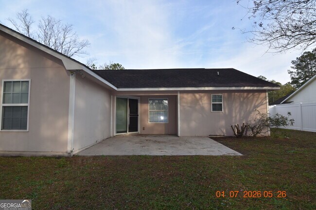 Building Photo - 145 Huntington Dr