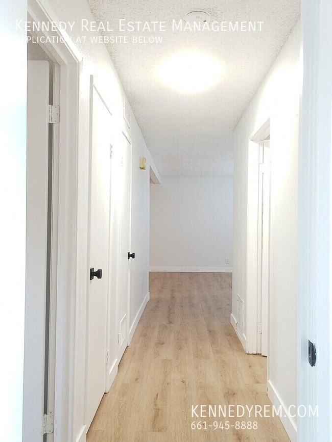 Building Photo - 4849 W Ave L