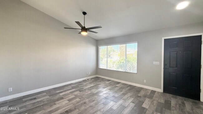 Building Photo - 151 W Shamrock St