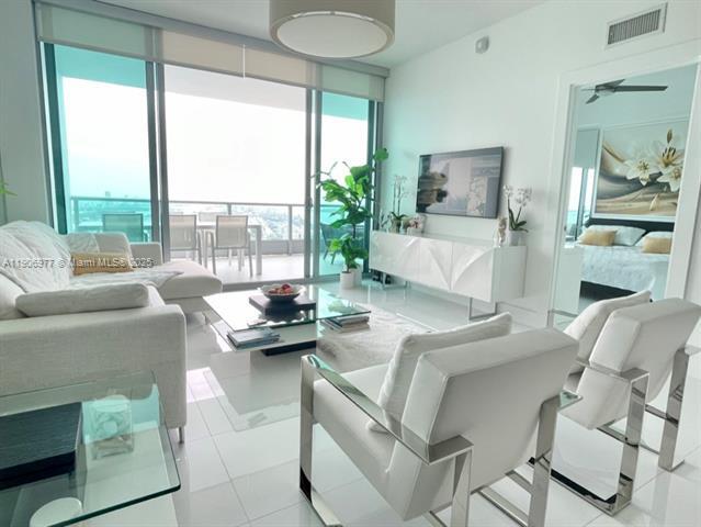 Building Photo - 900 Biscayne