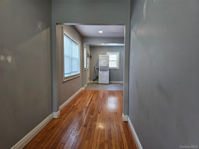 Building Photo - 3 Shadylawn Pl