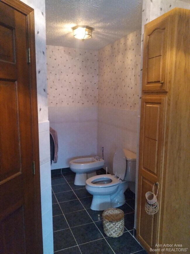 Building Photo - 5383 Textile Rd