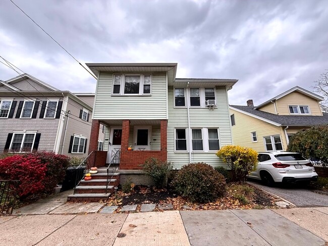 Primary Photo - 151 Lexington St