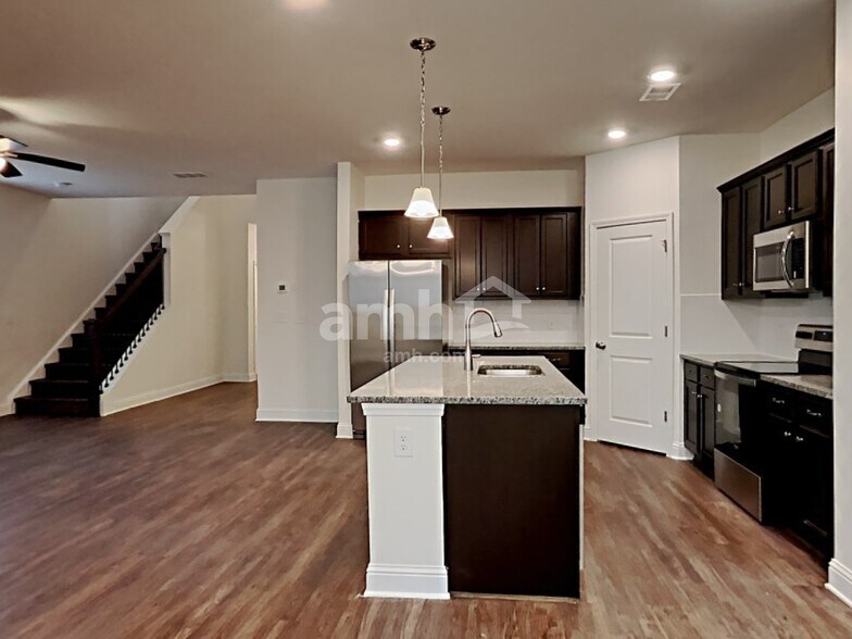 Building Photo - 508 Cash Cir