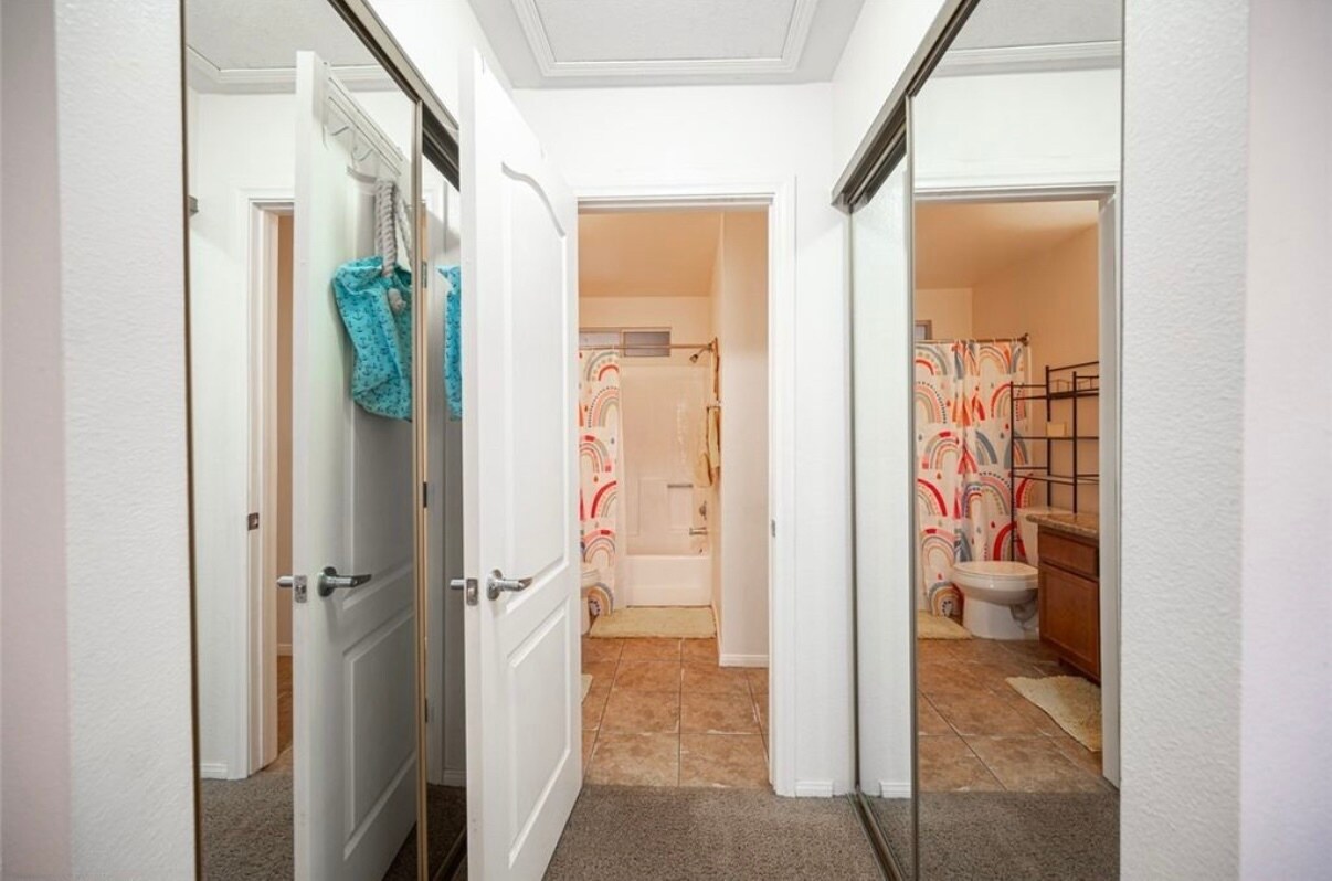 Building Photo - 2110 Sealion Dr