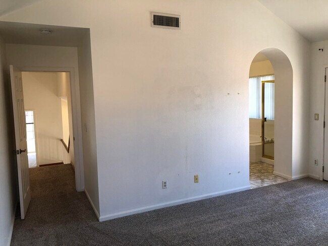 Building Photo - 16226 S 37th Way