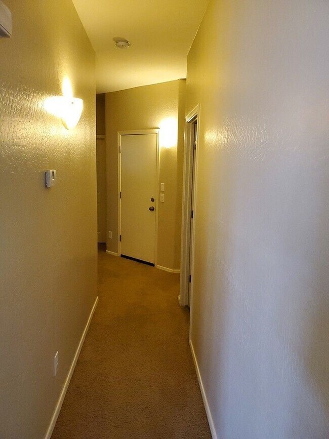 Building Photo - 18055 W Vogel Ave