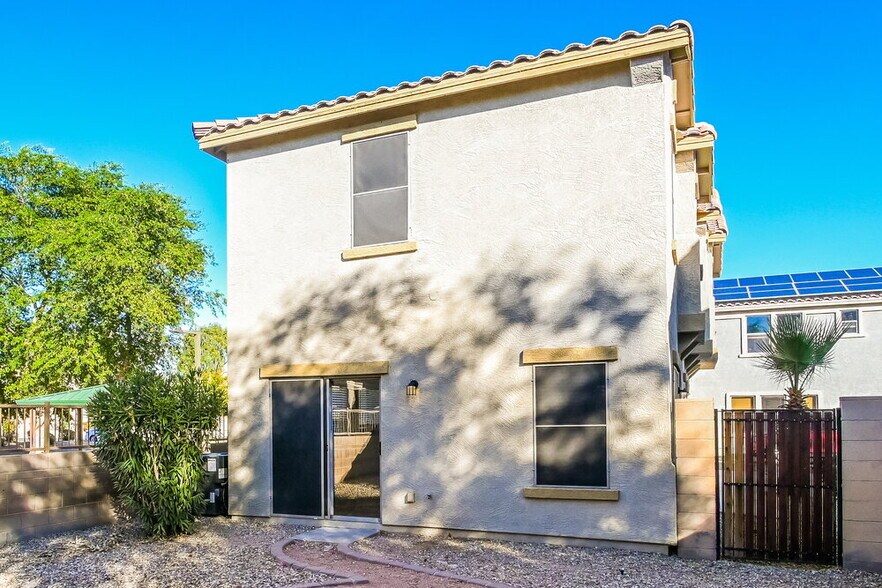 Building Photo - 9582 N 81st Dr