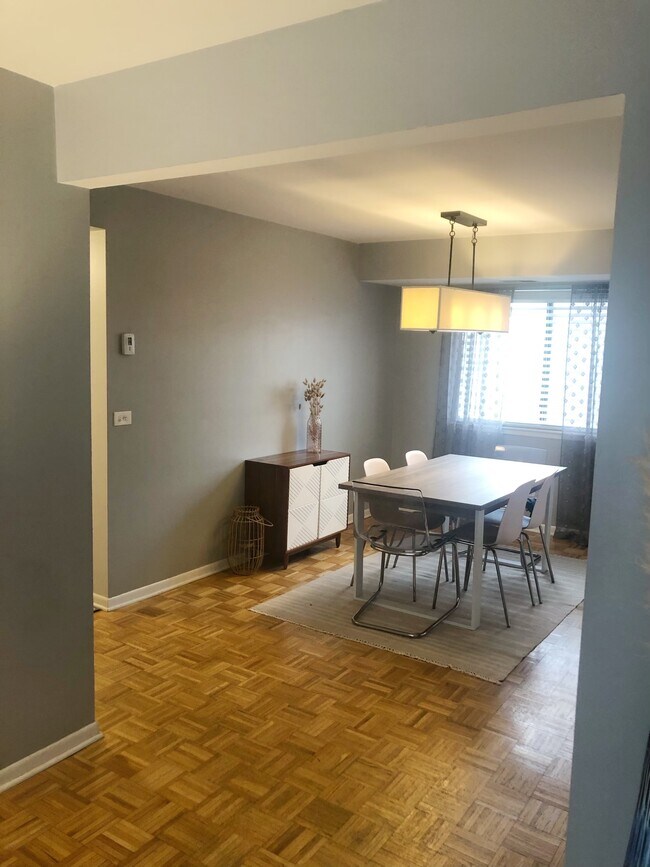 Building Photo - 6820 W Raven St