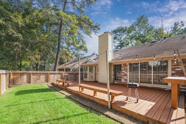 Building Photo - 143 W Village Knoll Cir