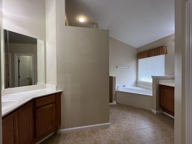Building Photo - 3466 Laurel Leaf Dr