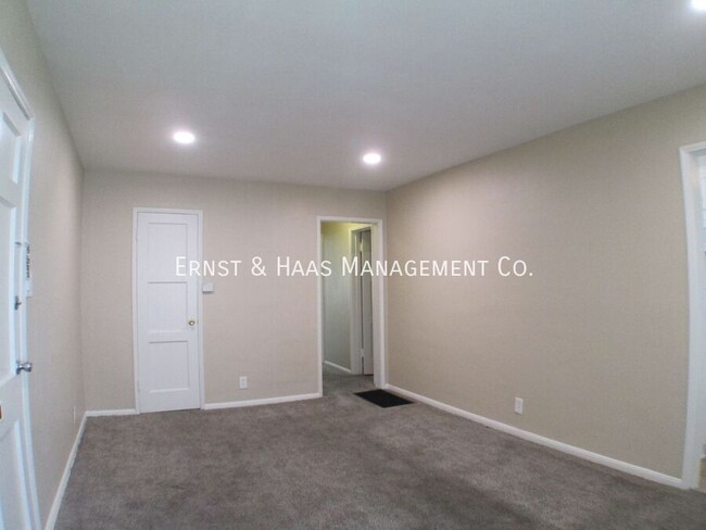 Building Photo - Lovely 1 Bedroom Apartment in Prime Bixby ...