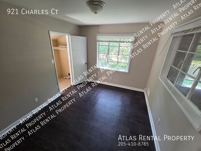 Building Photo - 921 Charles Ct