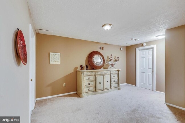 Building Photo - 10605 River Oaks Ln