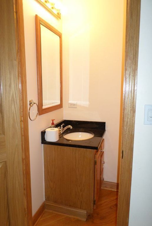 Building Photo - 183 E River Rd