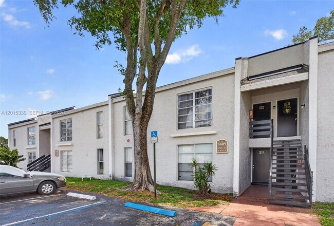 Building Photo - 4409 Treehouse Ln