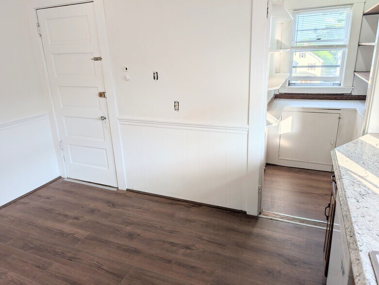 Building Photo - 39 Olcott St