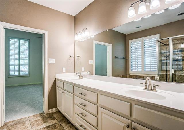 Building Photo - 935 Crestmoor Dr