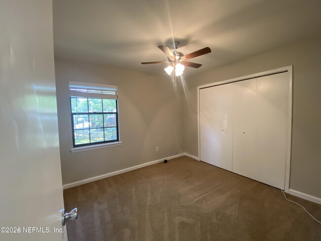 Building Photo - 8050 Voltaire Ct E