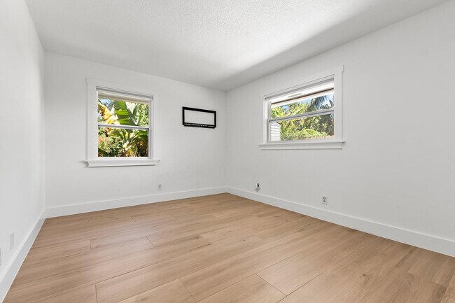Building Photo - 10 SE Splitrail Cir