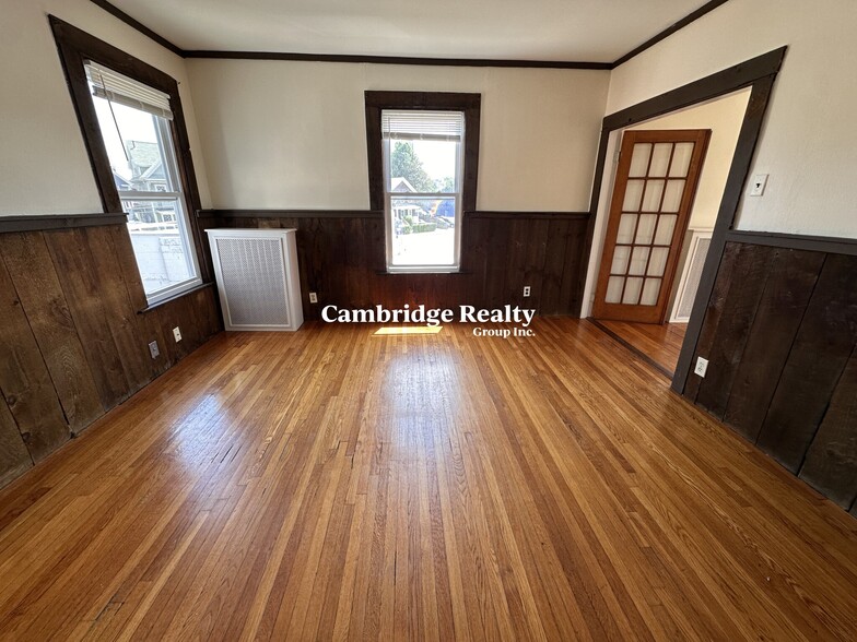 Building Photo - 549 Broadway