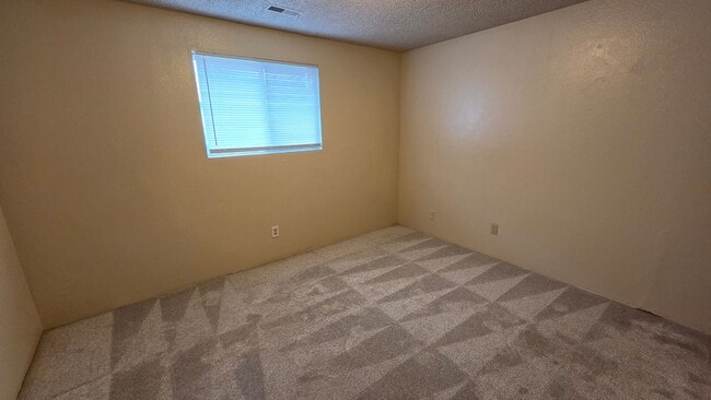 Building Photo - Spacious Home for Rent
