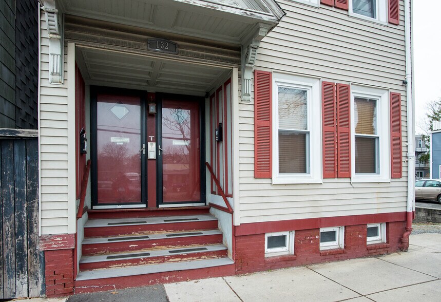 Building Photo - 132 Bremen St