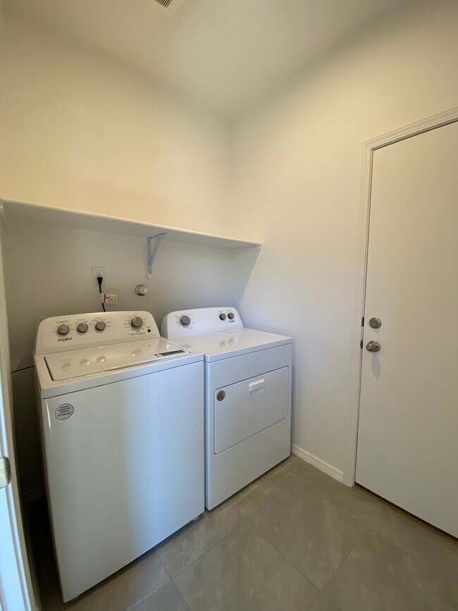 Building Photo - 4806 Mount Salas St NE