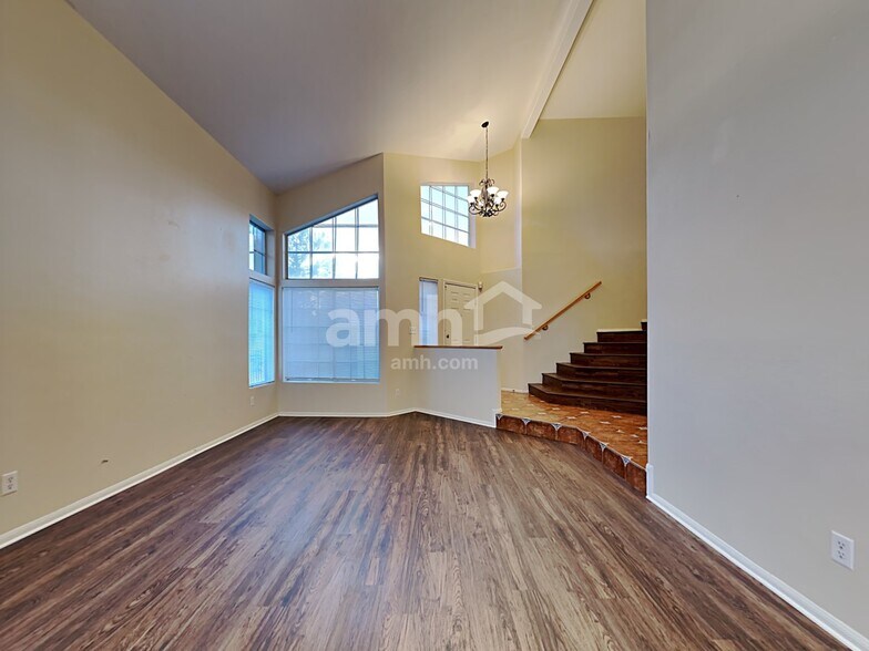 Building Photo - 140 Kachina Dr