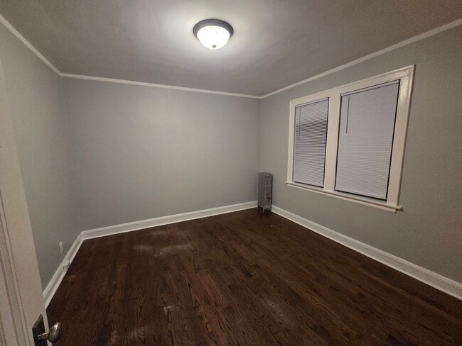 Building Photo - 5653 N Spaulding Ave