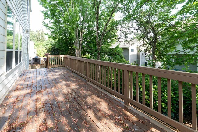 Building Photo - 16130 SW Loon Dr