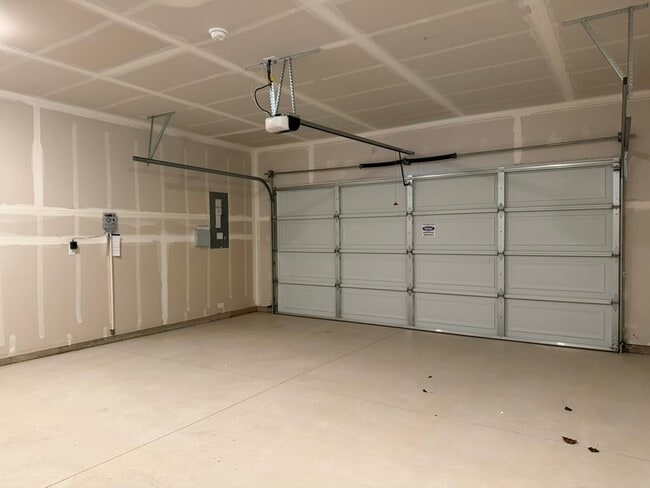 Building Photo - 10113 Longtail Dr