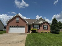Building Photo - Almost 2000 sq.ft! Super Nice & Clean! 3 B...