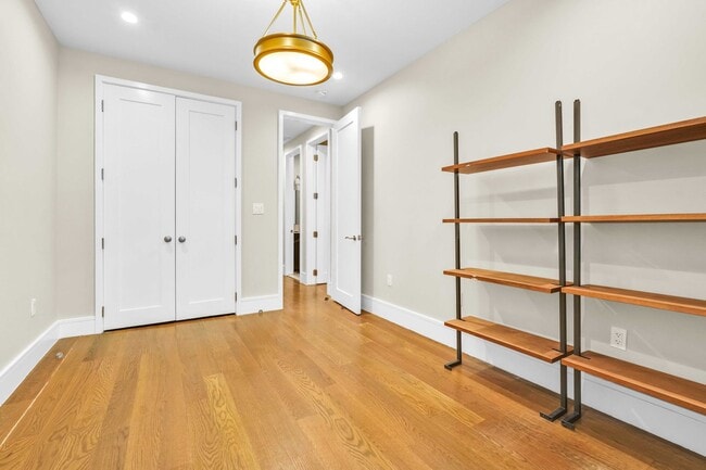 Building Photo - 312 Clifton Pl